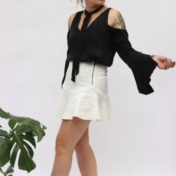 Line & Dot Top Womens Size Small Cupro Cold Shoulder Black Gothic Street - Picture 2 of 14